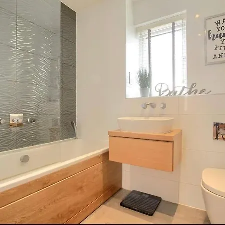 4 Bed Modern Luxury Vakantiehuis *