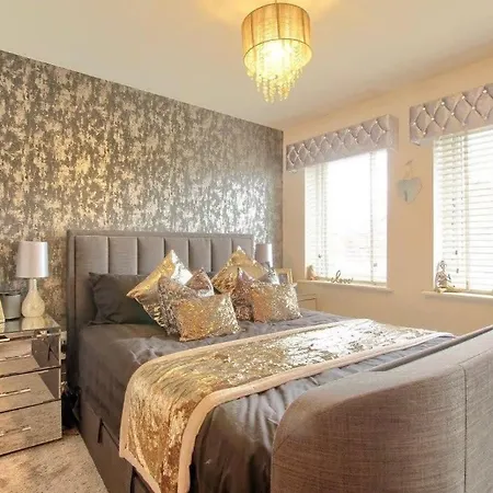 4 Bed Modern Luxury * Middlesbrough